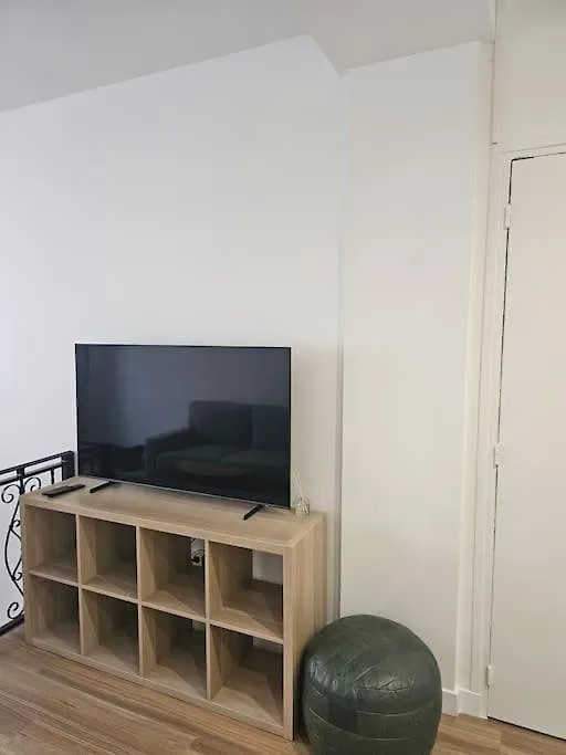 Chic Montmartre Apartment 파리 프랑스