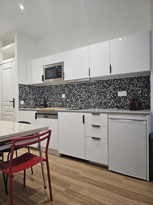 Chic Montmartre Apartment Παρίσι